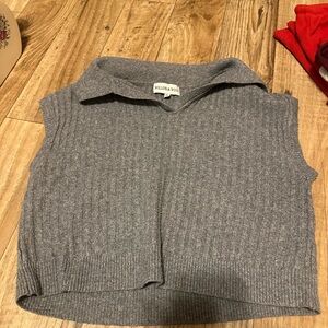 Willow & Wren Gray Ribbed V-Neck Sleeveless Sweater